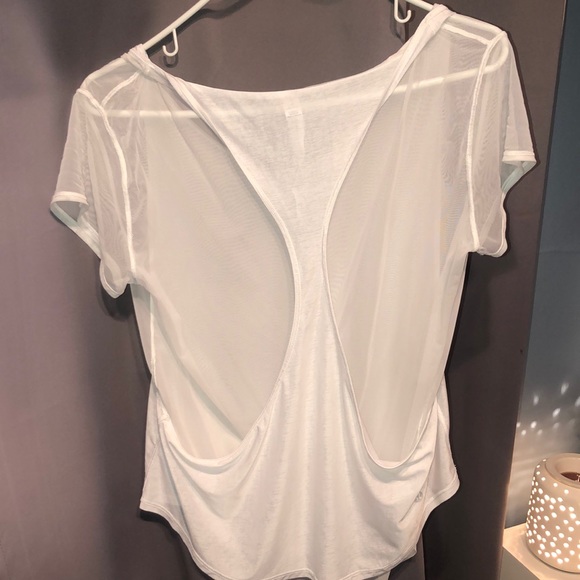 Lululemon Short Sleeve Top - Picture 4 of 5